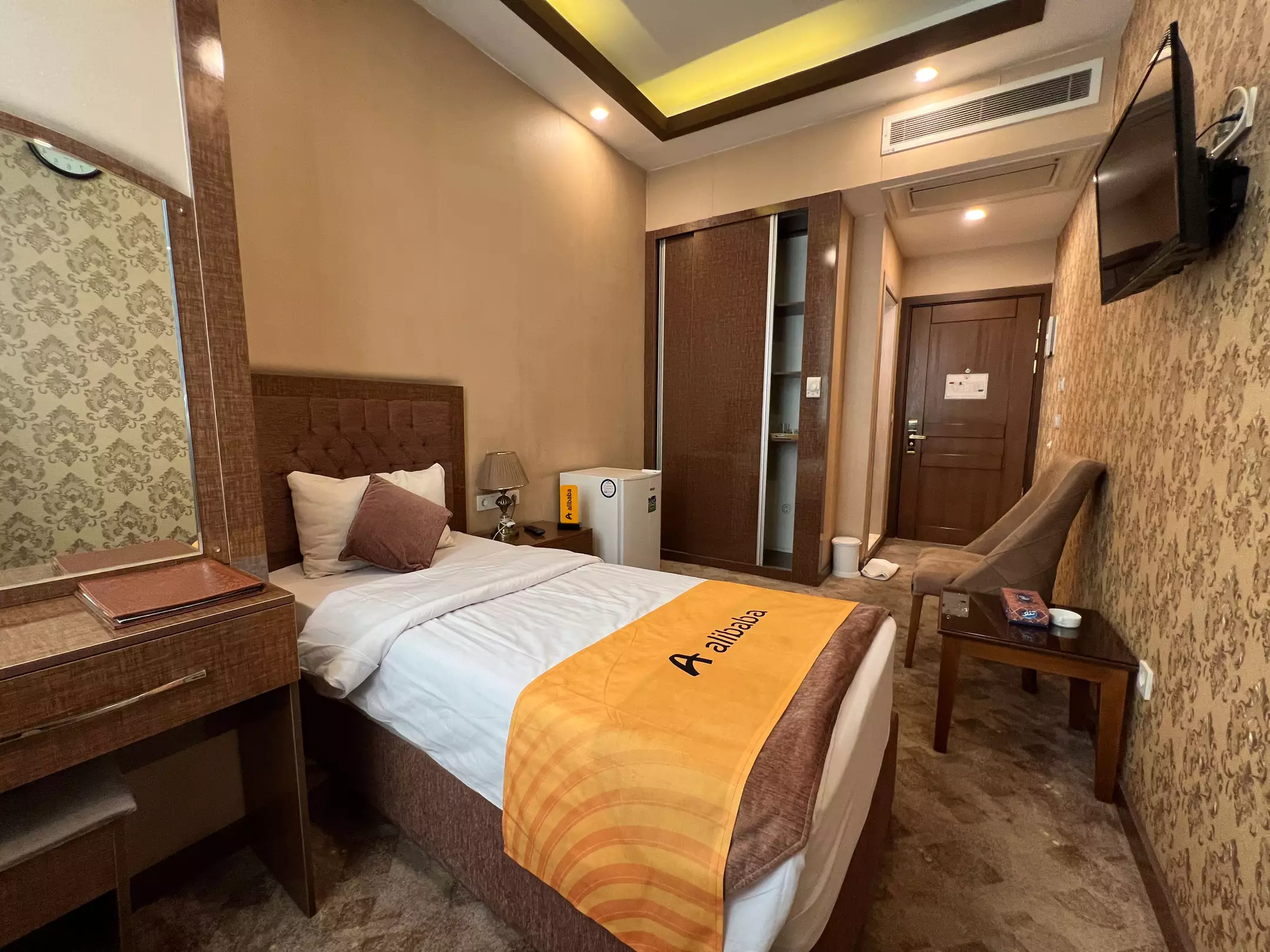 Alibaba https://cdn.alibaba.ir/ostorage/hotel-accommodation-images/696c8e016b43e2b9afa3be23_08- آزادی- اتاق سینگل (2).webp